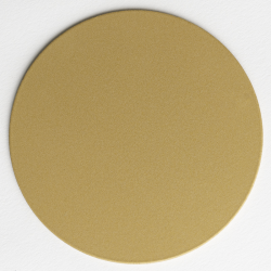 Photo d'un échantillon d'acier peint coloris doré, finition lisse et brillante