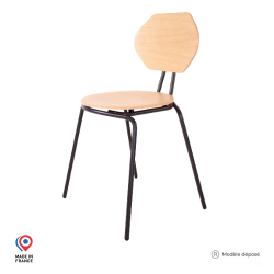 Chaise Estrella châssis acier noir, assise et dossier en chêne, vue de côté