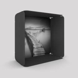 Cube-étagère en acier, carbone avec son voile de fond ponton